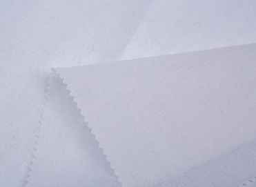 Hvorfor favoriserer klærindustrien stadig mer polyester?